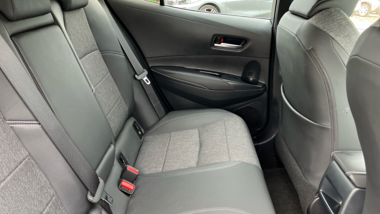 Toyota Corolla 2.0 VVT-i Hybrid Design 5dr CVT Hybrid Hatchback